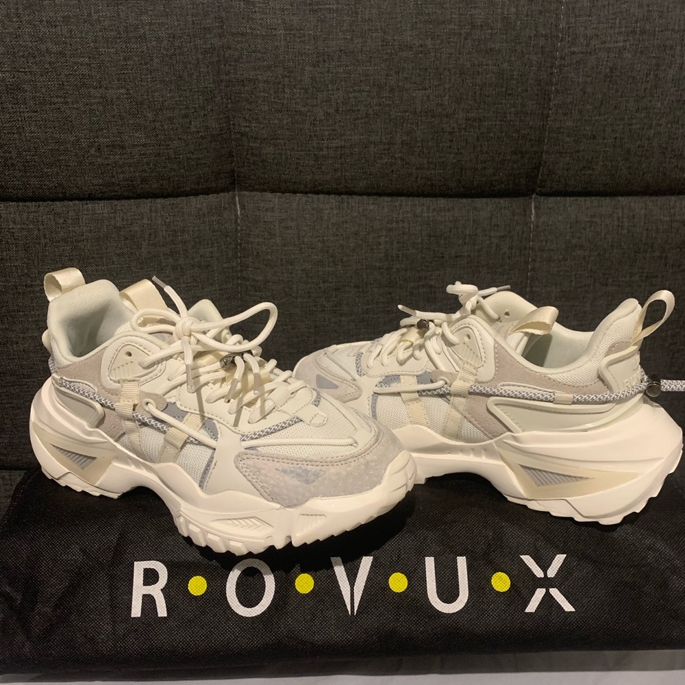 FINAL PRICE ROVUX Olympia Sneaker / Comes with a bag